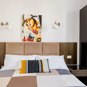 Francesco Romestay - Termini Apartament